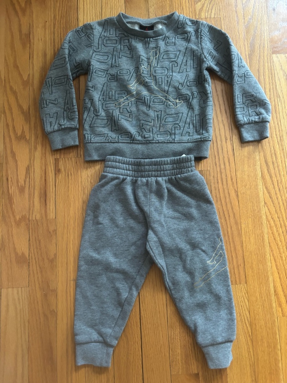 Nike Air Jordan Take Flight Gray Sweatpants & Sweatshirt Set, 2T